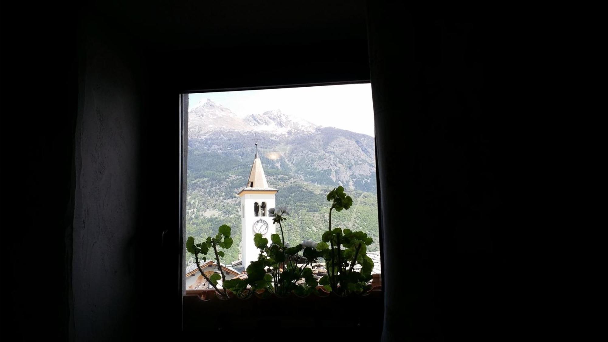 Maison Du-Noyer Chambres Et Tables D'Hotes Aosta Exterior photo