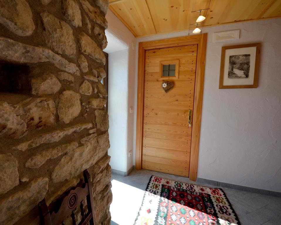Maison Du-Noyer Chambres Et Tables D'Hotes Aosta Exterior photo